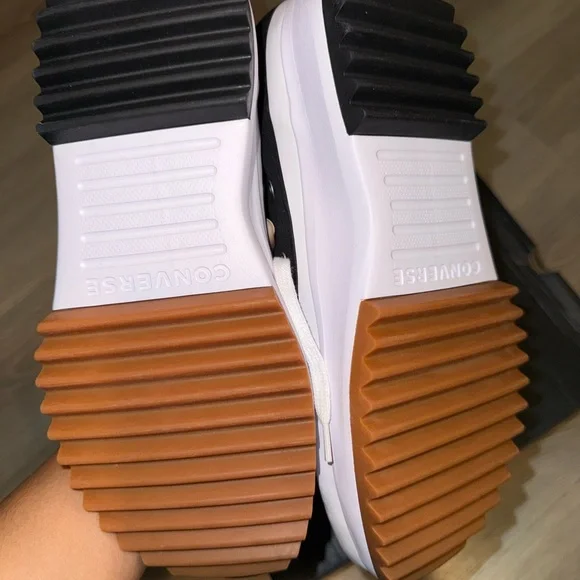 Converse Run Star Hike Platform/Black & White Platform High-Top Sneakers - Picture 6 of 6